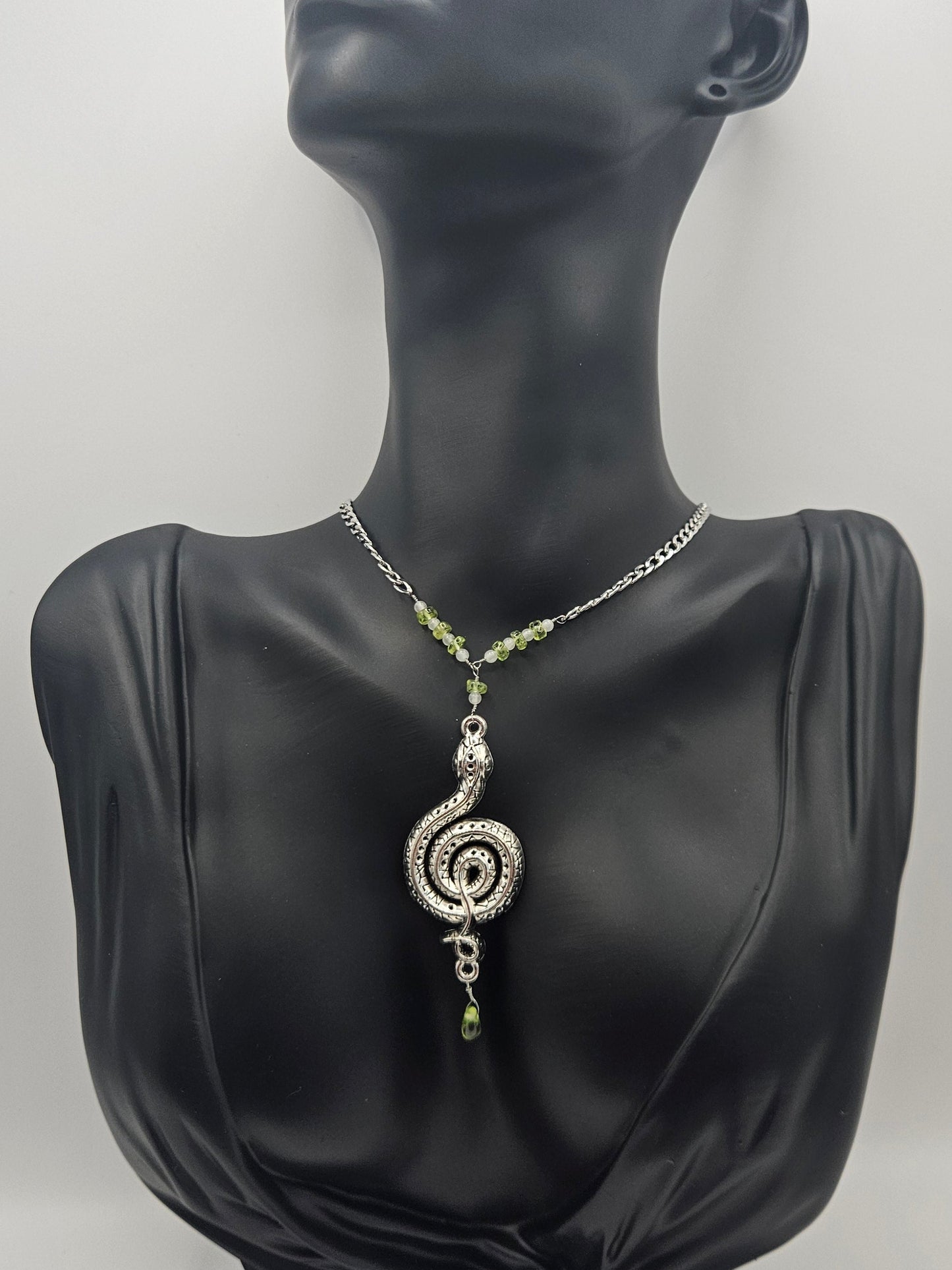 Peridot | Jade | Schlange